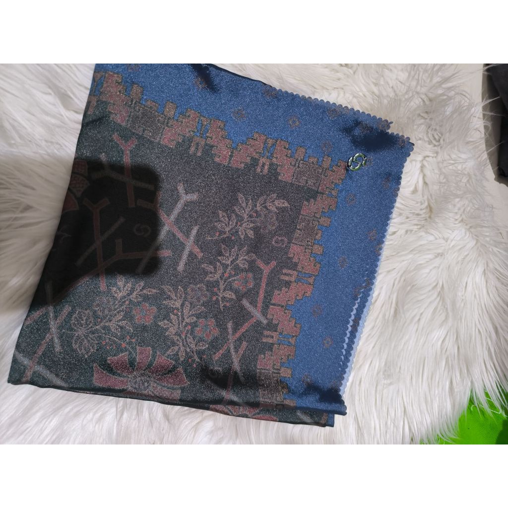 Seradia Hijab Segi Empat Maha Scarf