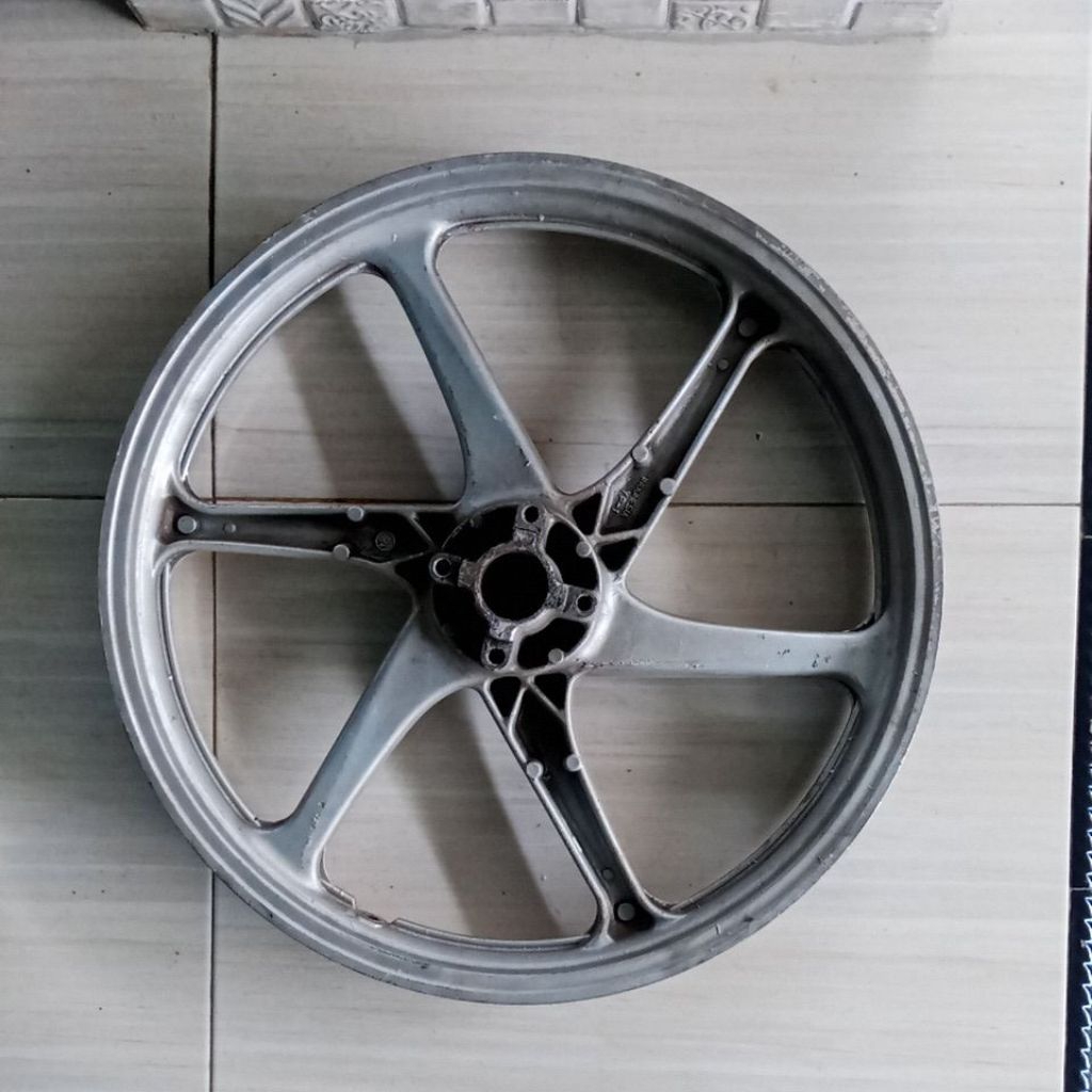 pelek velg depan Yamaha Jupiter z cw asli original copotan motor
