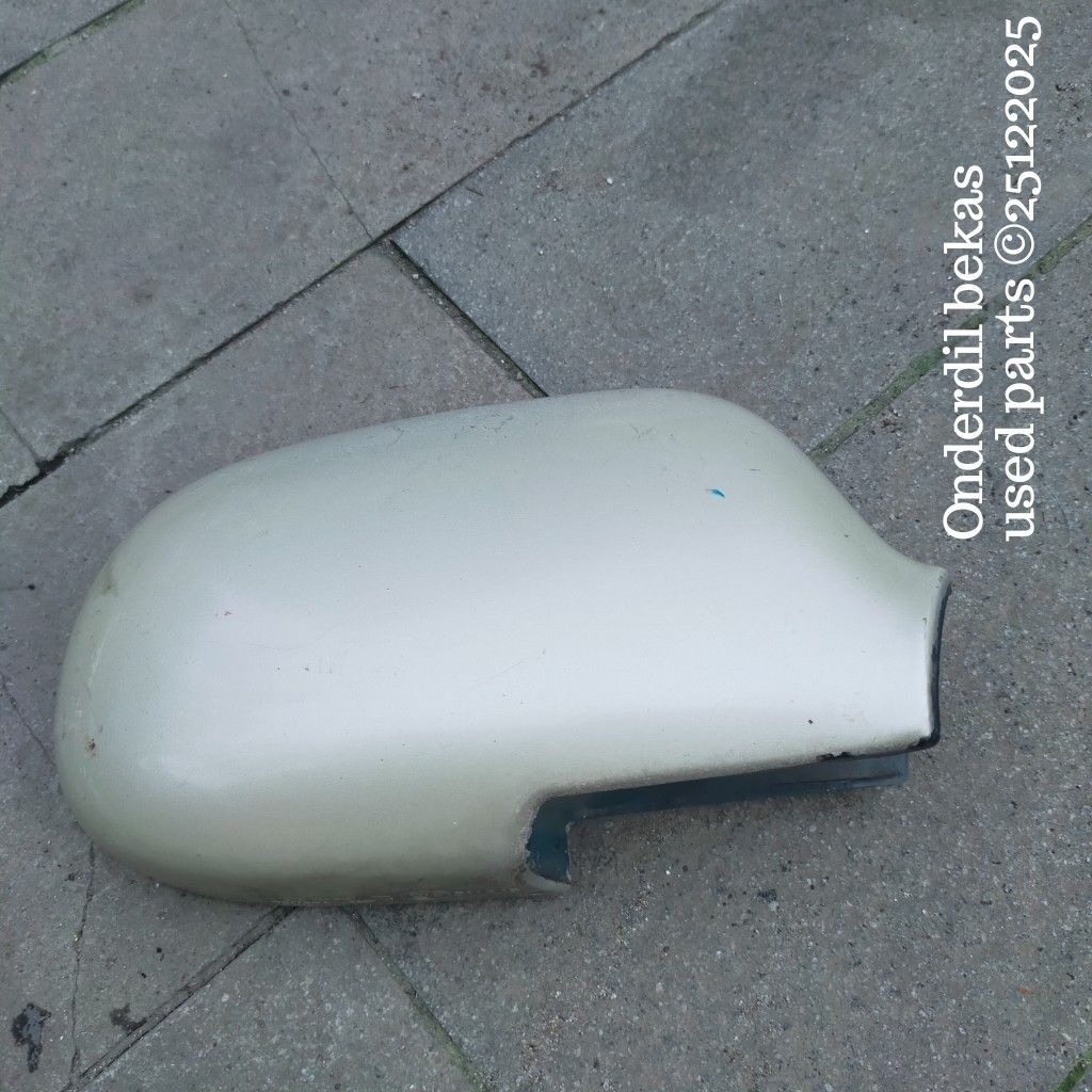 batok spion kanan Toyota all New Corolla 1997