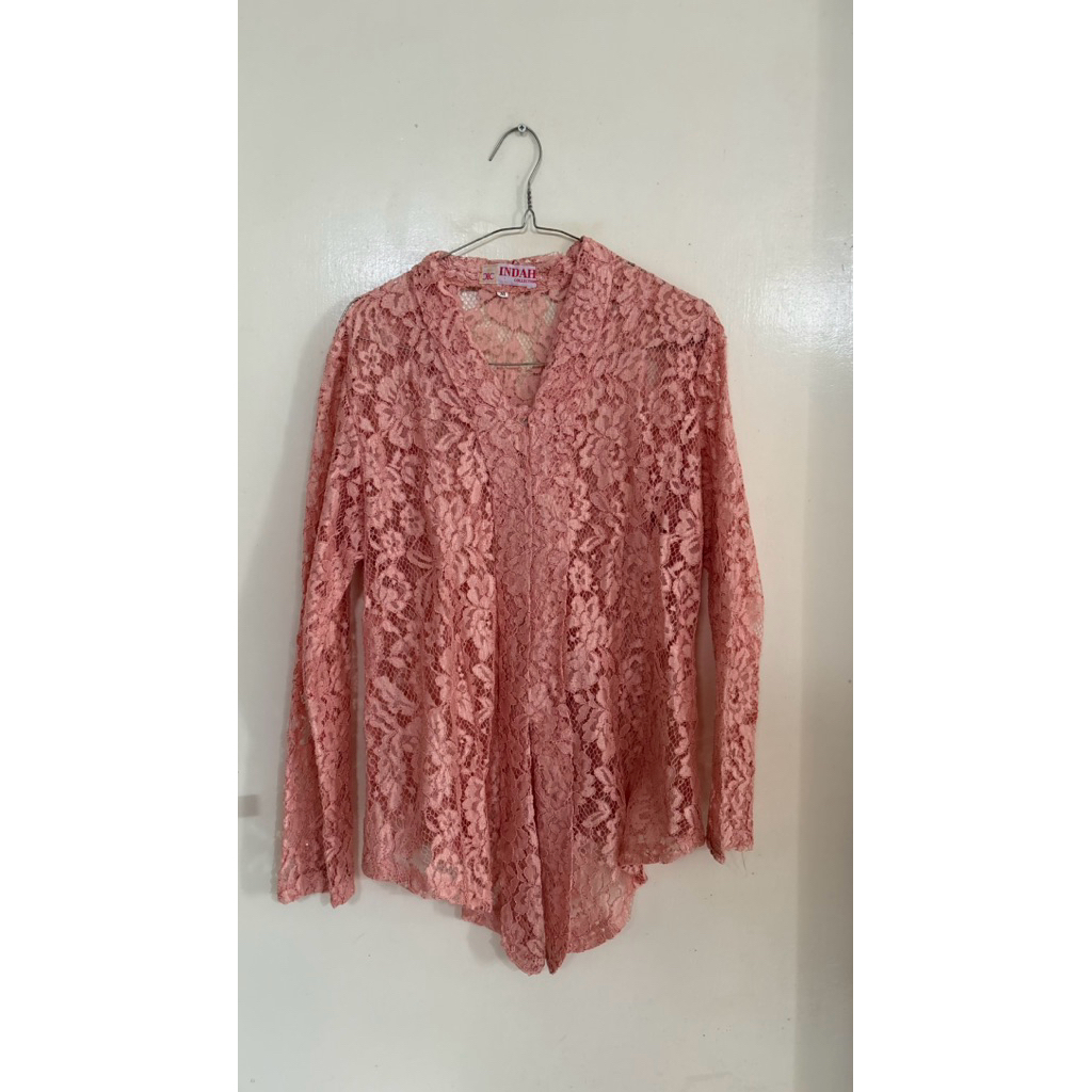 Kebaya Brokat warna Pink Peach