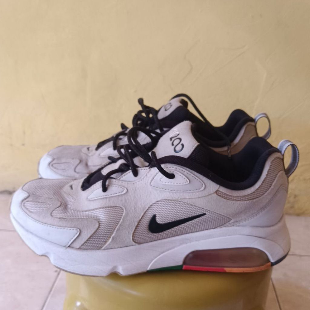Obral Sepatu Nike Air size 42,5 insole 27 cm second original untuk Pria dan Wanita