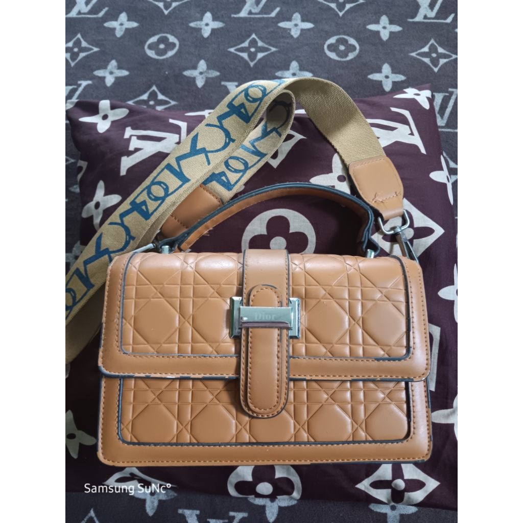 Preloved Tas Dior Kw warna kuning Mustard