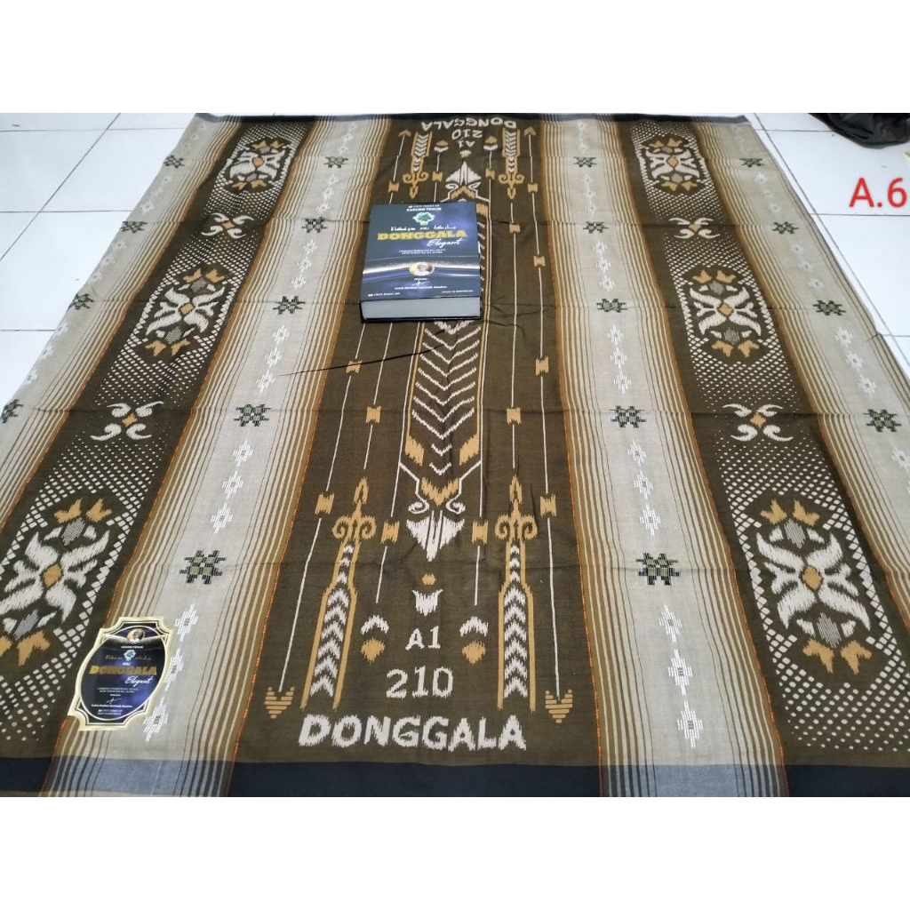 *Sarung Donggala Maestro A1 210 Songket**SKT**Bahan Rayon Super*
*Kode A*
