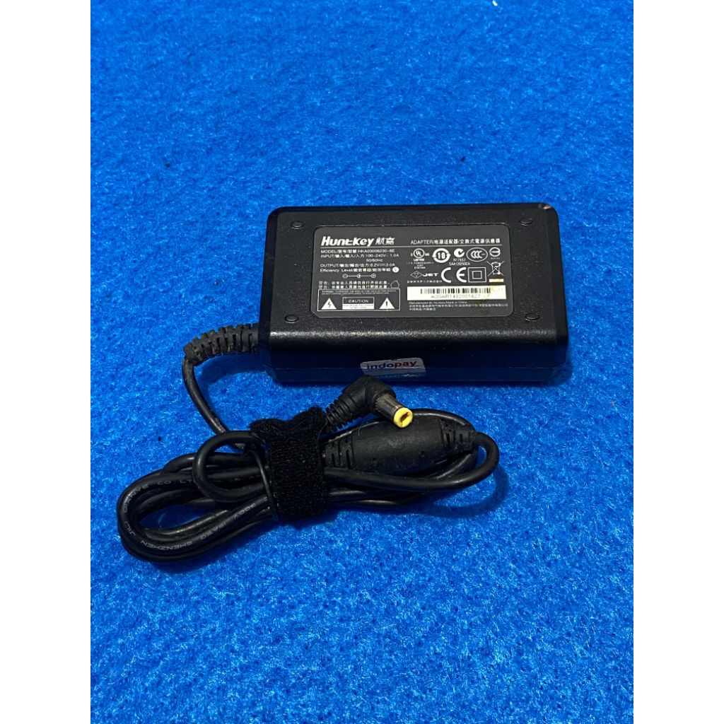 ADAPTOR HUNTKEY 8.2V3.0A