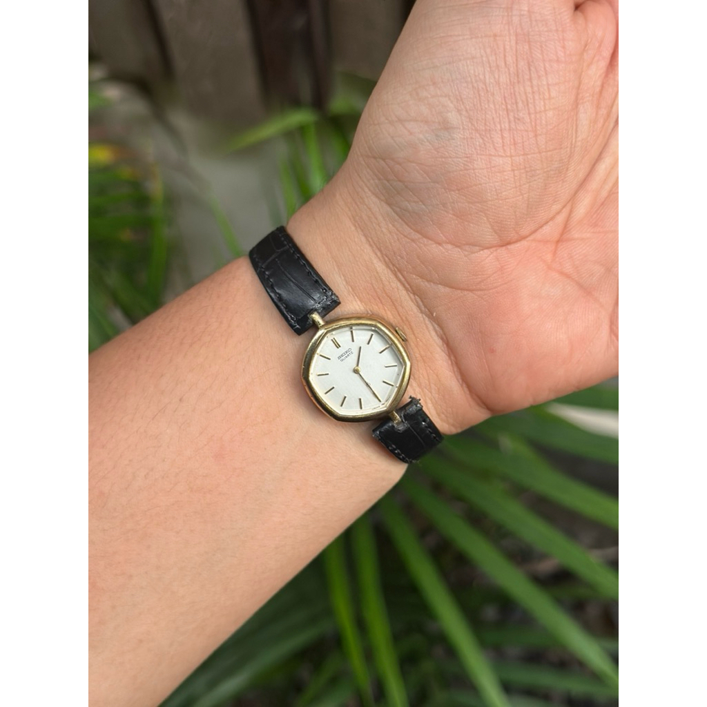 Seiko Vintage Rectangle Gold Silver Dial