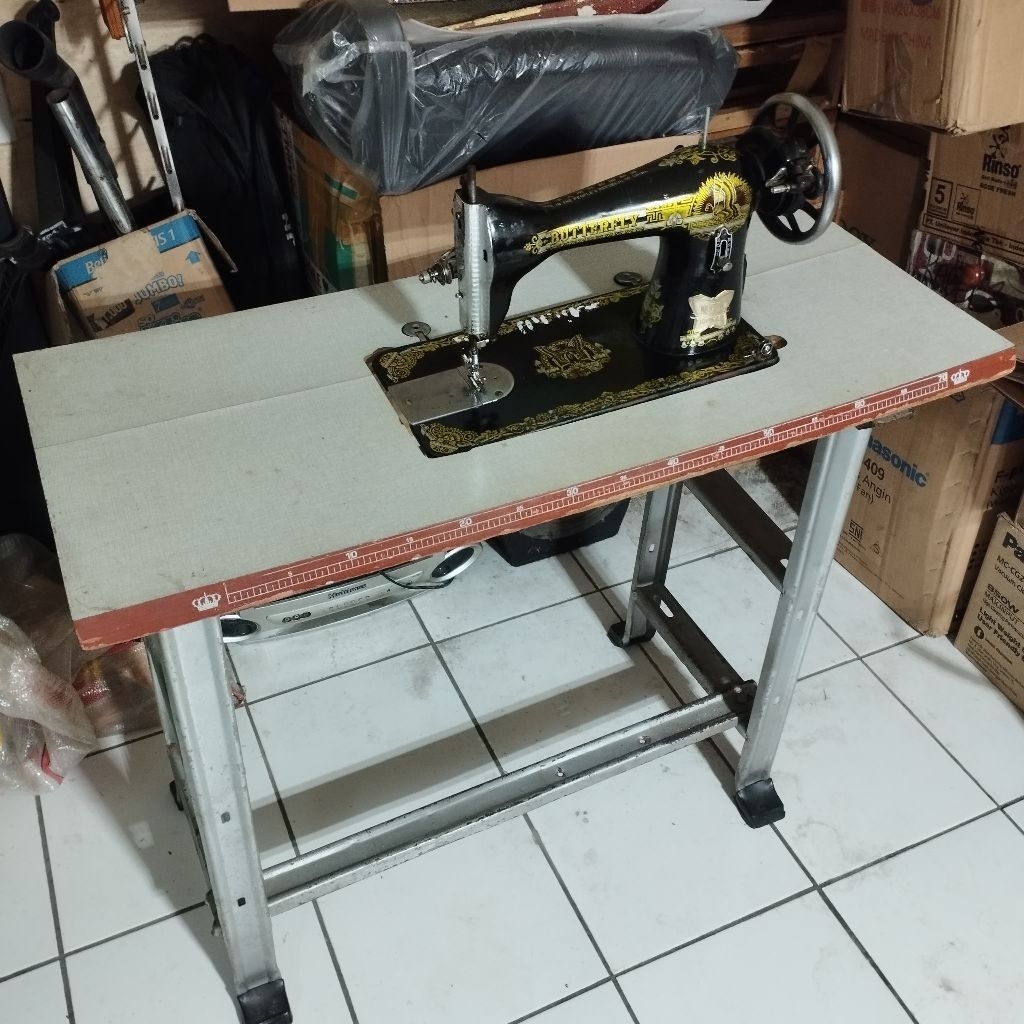 Mesin Jahit Butterfly satu set Bekas Siap Pakai