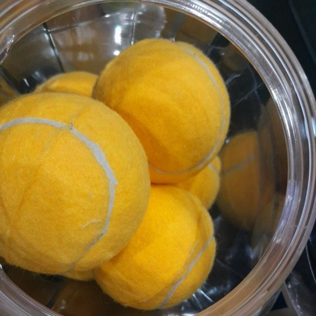 Bola Kasti / Bola Kasti Kuning