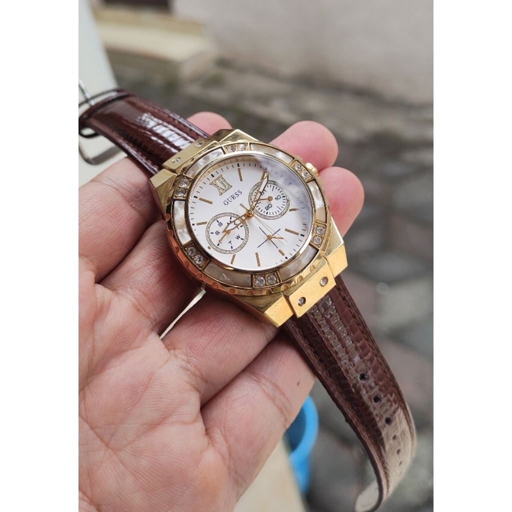 jam tangan original Guess wanita second bekas