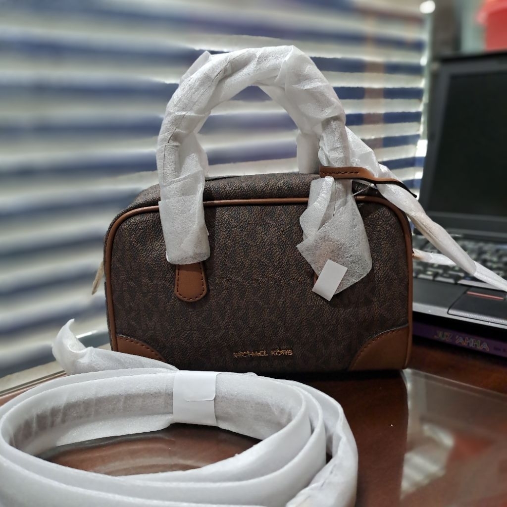 TAS WANITA ORIGINAL MK THOMPSON XS CROSSBODY SIGNATURE VANILLA/BROWN