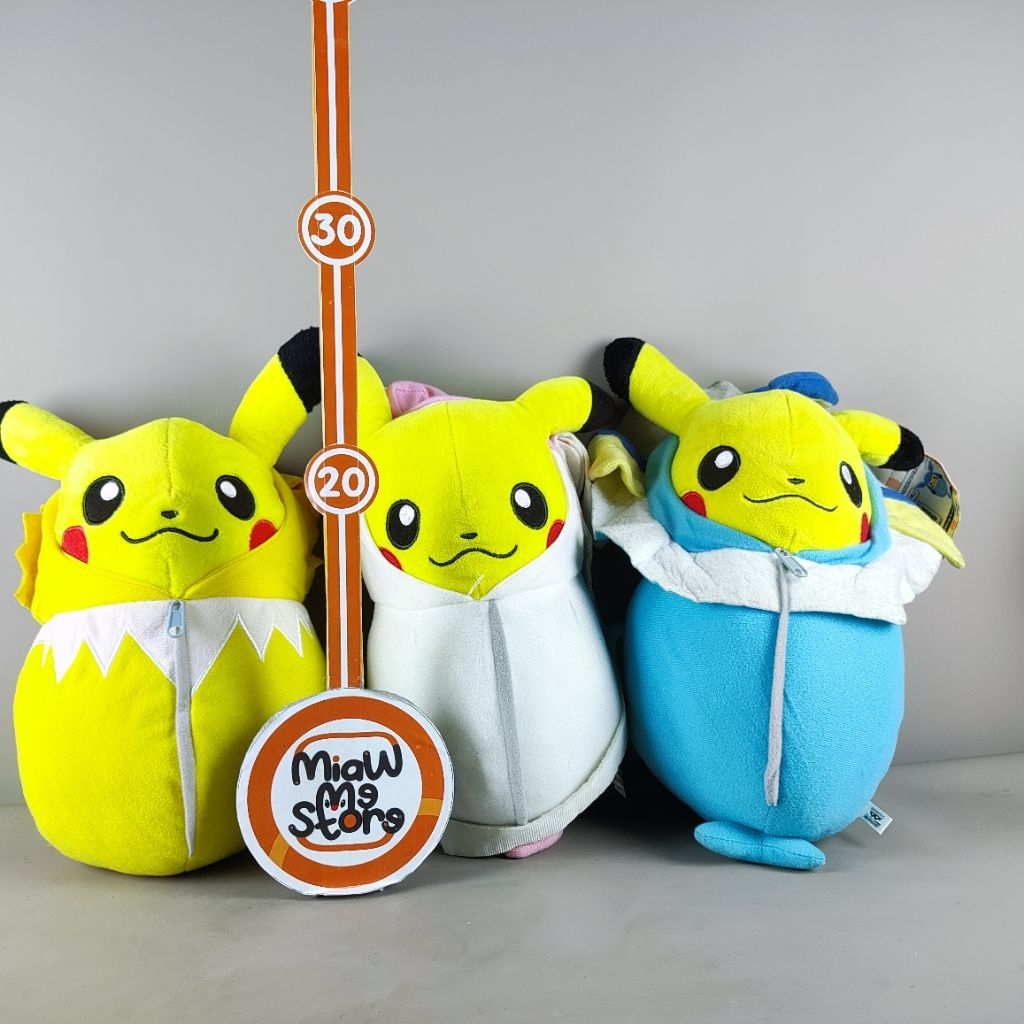 Boneka Pokemon Pikachu Bedong Kostum Jolteon Vaporeon Evolusi Eevee Original Banpresto Plush