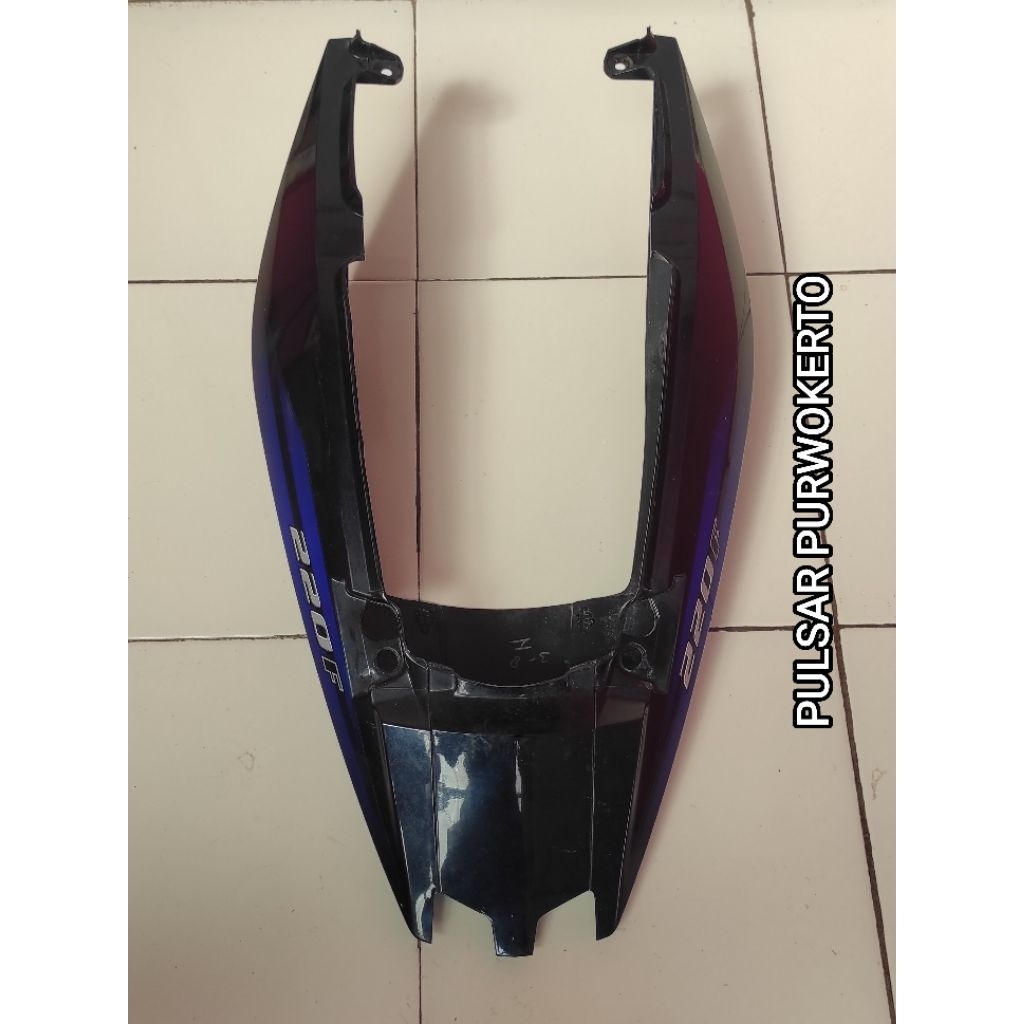 COVER BODY BELAKANG BAJAJ PULSAR 220 ORIGINAL