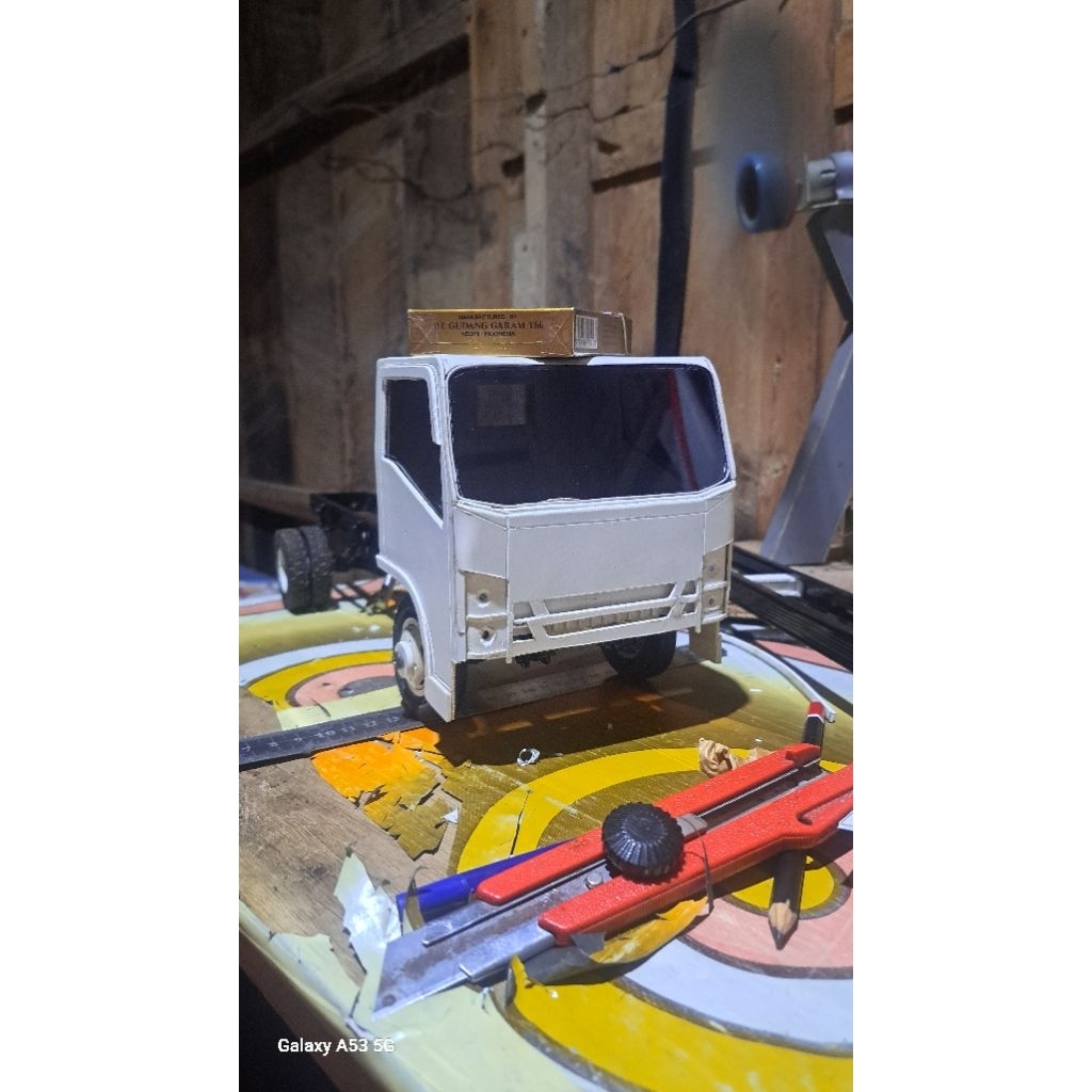 miniatur rc truk isuzu elp skala14