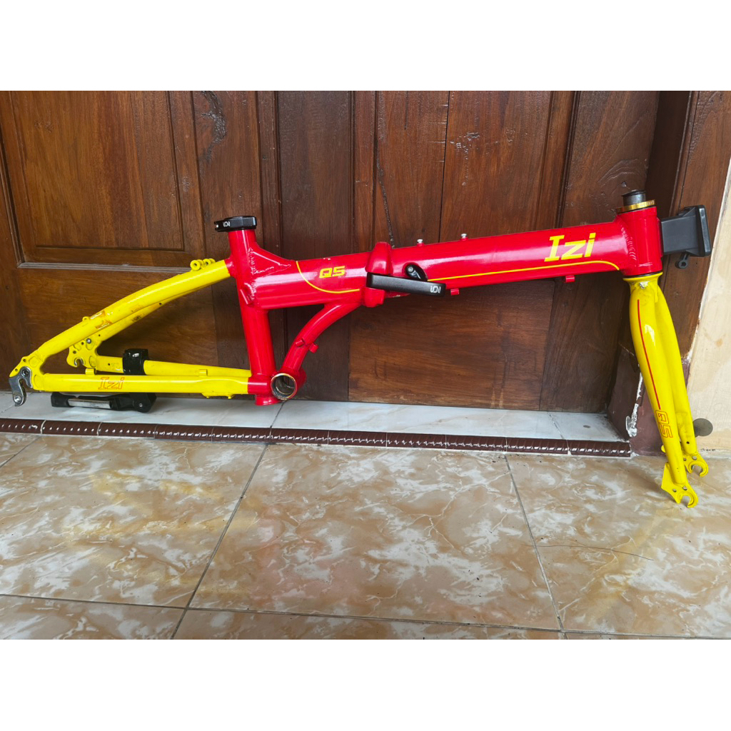 Frame IZI Q5 dan kelengkapanya