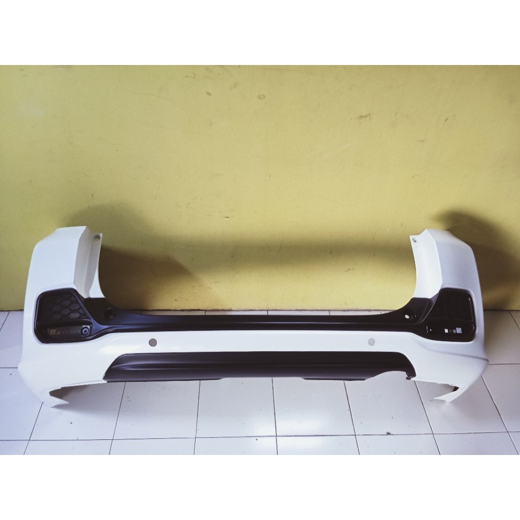 Bemper belakang Honda Mobilio type E-S...