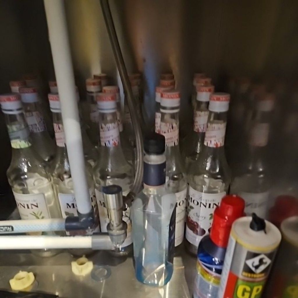 botol monin bekas kosong (kosong)