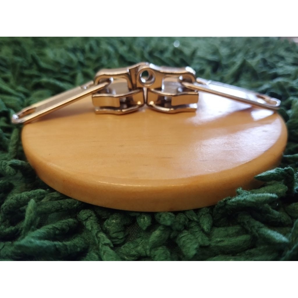 Kepala resleting YKK No 10 Gembok / Tanduk