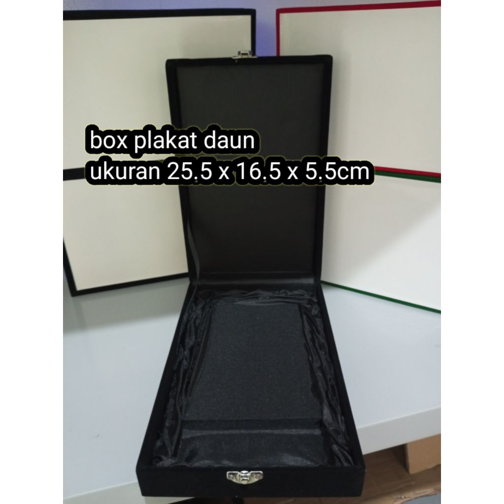 box plakat daun hitam | box plakat murah | box plakat acrylic | box plakat kayu | box multifungsi | 