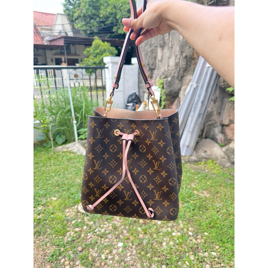 LV Neo Noe Bucket Bag MM Monogram Rose Poudre Pink