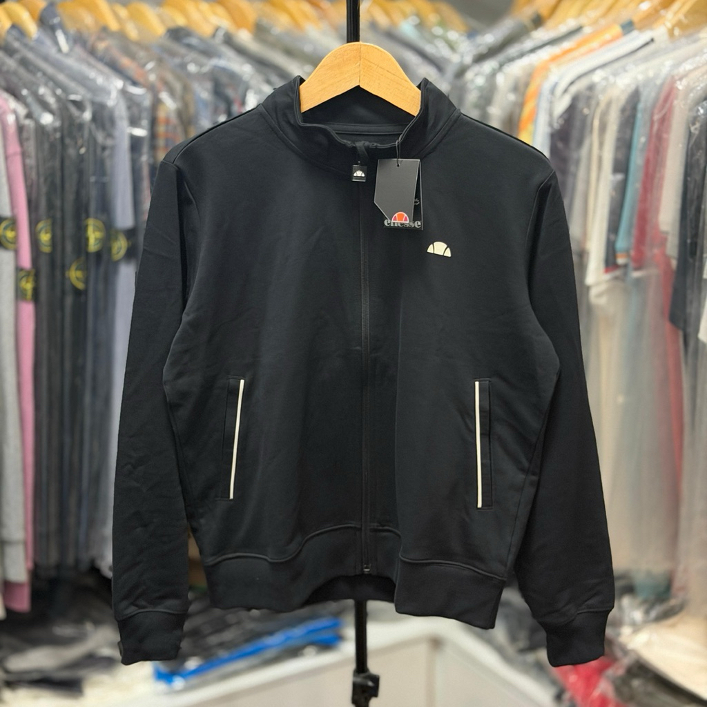 Tracktop Ellesse Black Brand New With Tags Original 100%  Size : XS ( 60 X 50 ) S ( 62 X 53 )Model T
