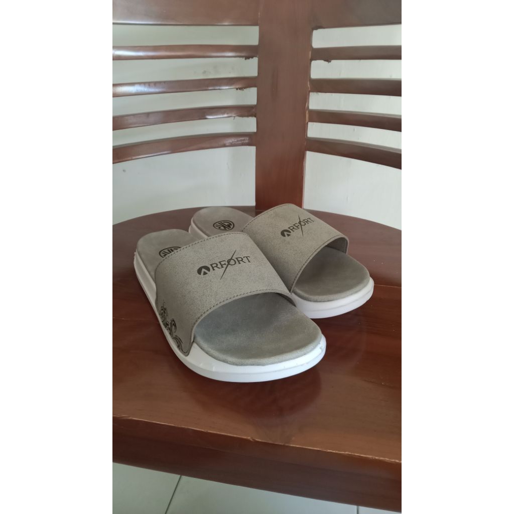 Sandal slop pria ringan anti slip sandal batik distro kekinian