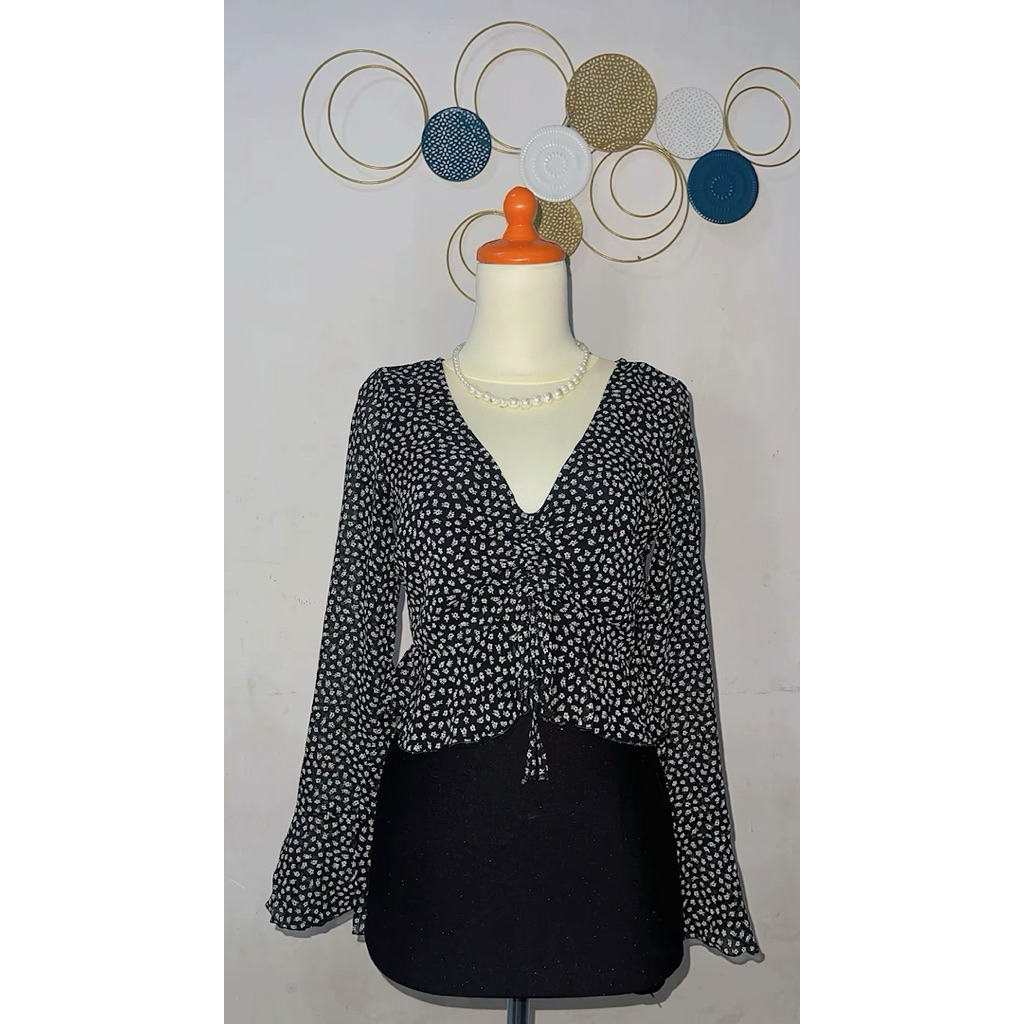Atasan H&M motif bunga kecil kecil