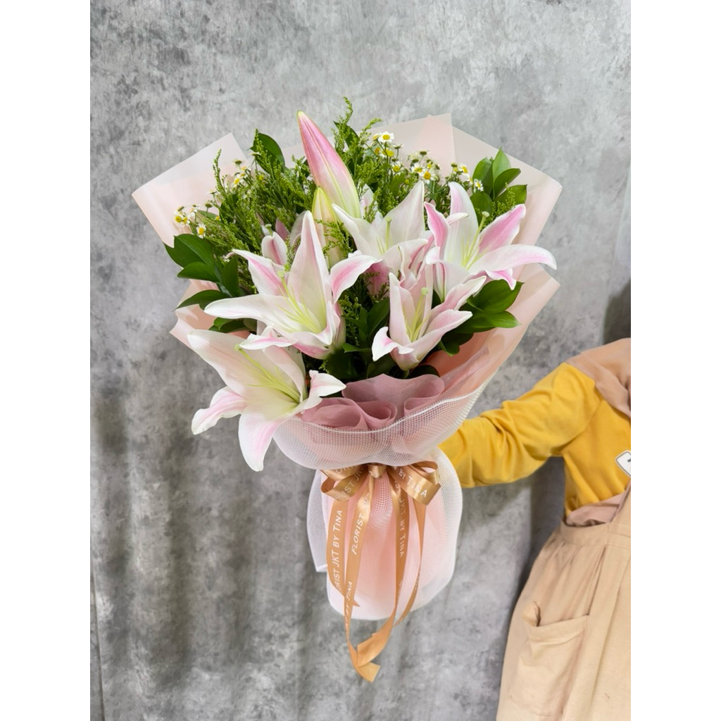Buket Bunga Lily Segar Hand Bouquet Bunga Lily Asli