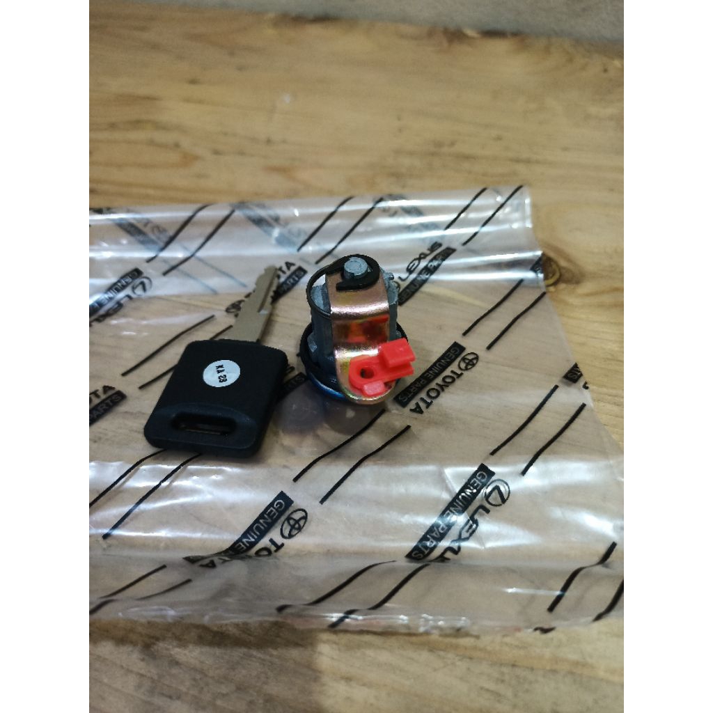 kunci pintu belakang bagasi luxio