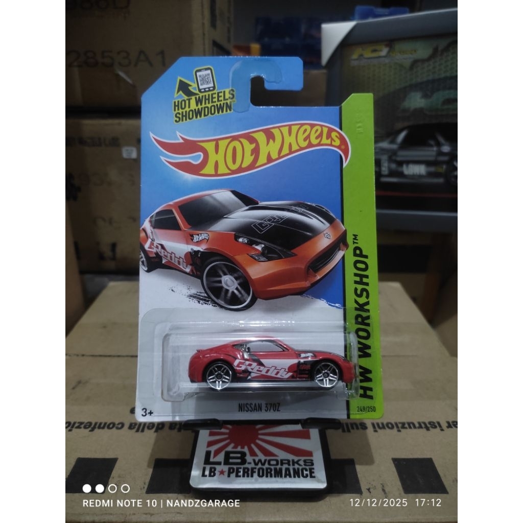 Hot Wheels Reguler Nissan 370Z Merah Bubble Damaged/Bubble Crack