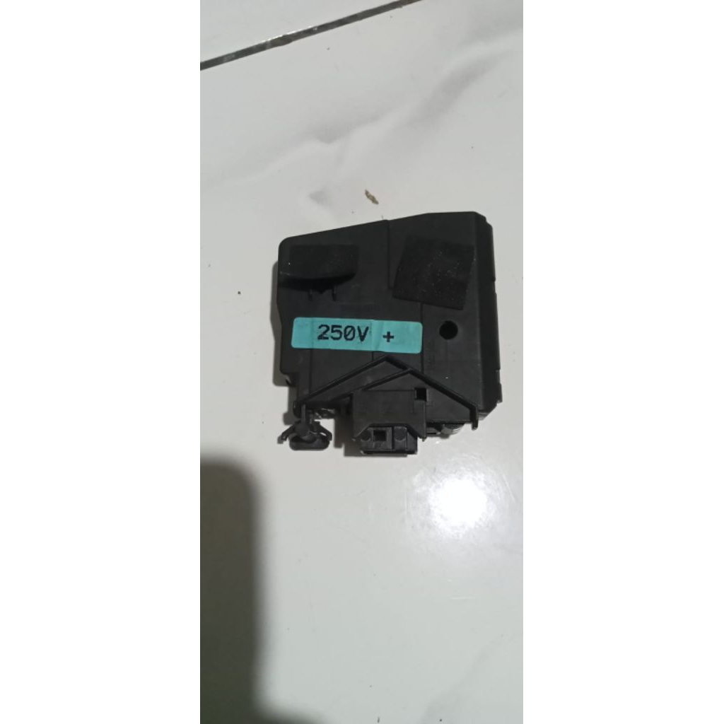 Door Lock Mesin Cuci Samsung type 881