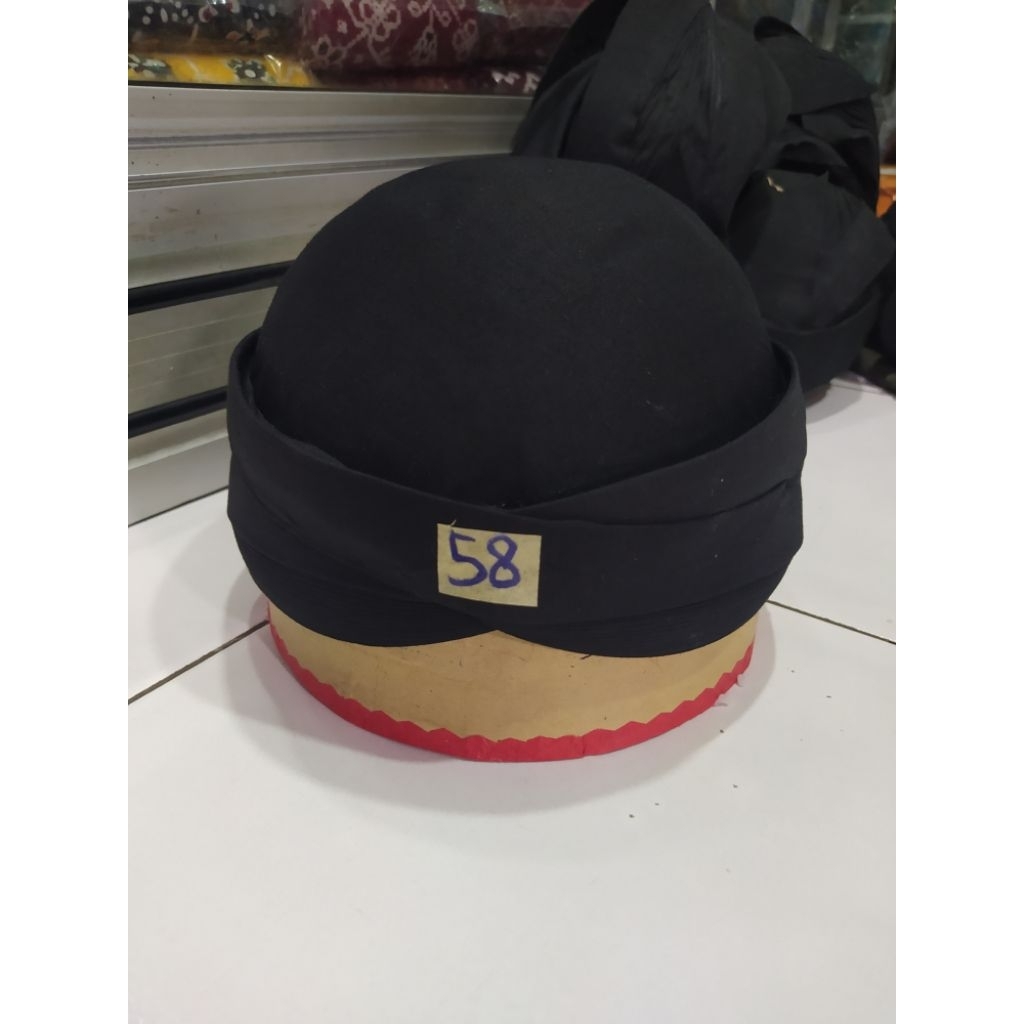 Blangkon Solo Kasatrian Hitam Polos Alusan