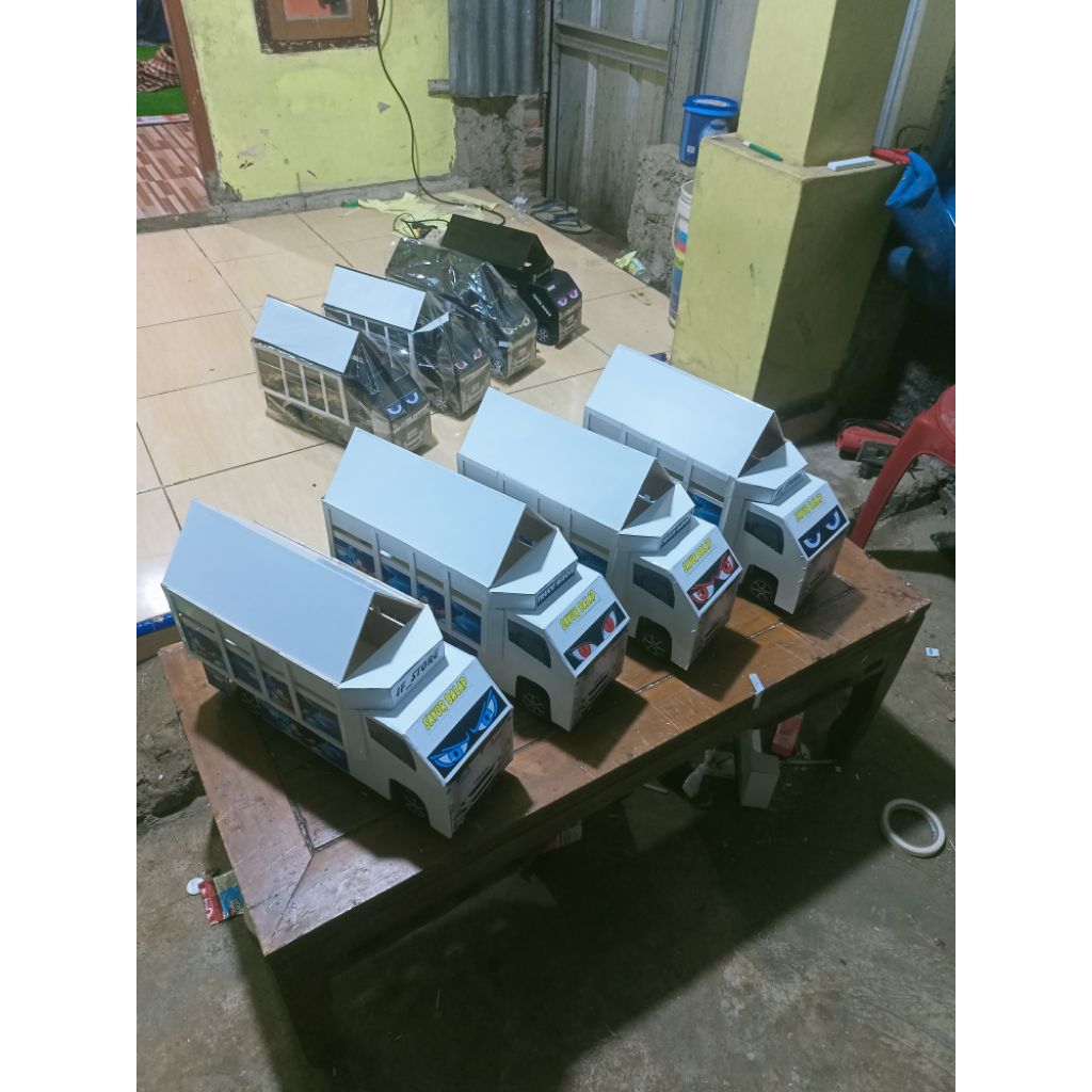 mainan miniatur mobil truk dari triplek