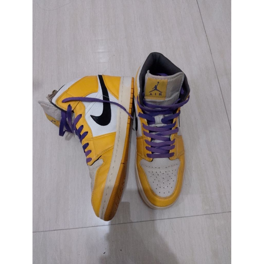 sepatu nike jordan lakers