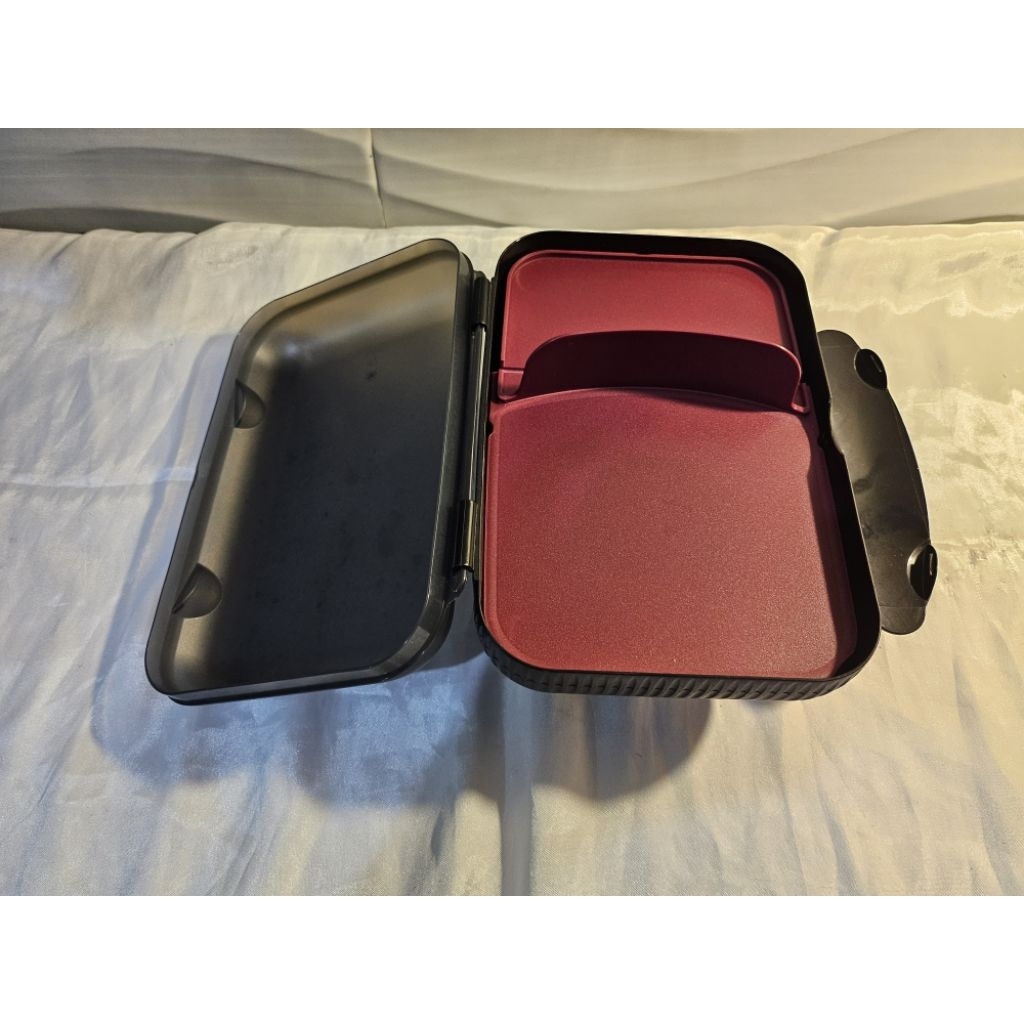 black meal box tupperware