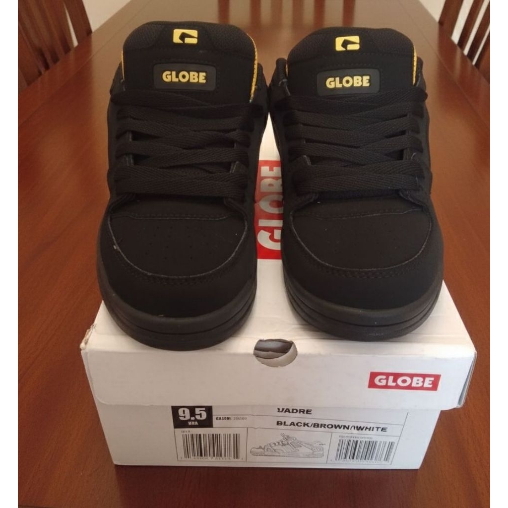sepatu Globe unisex size 42