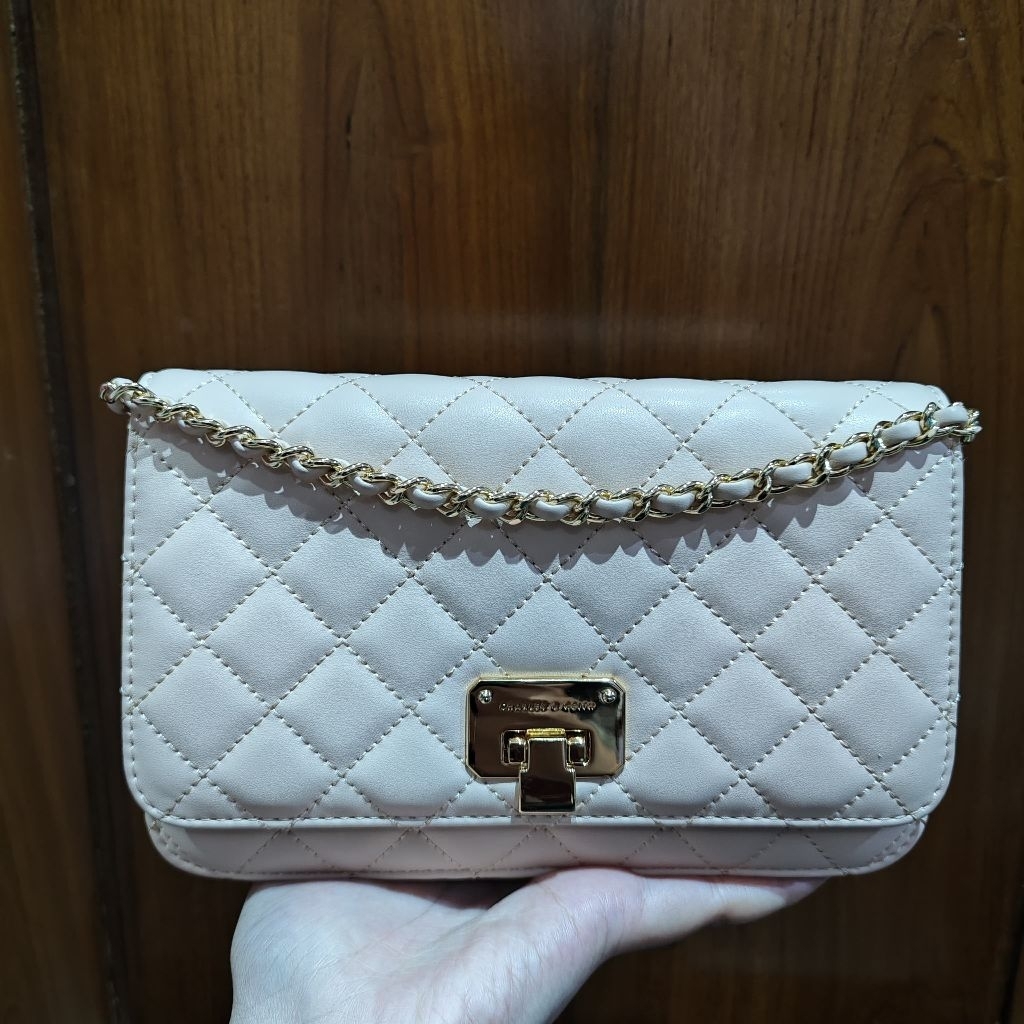 SOFT PINK CHARLES AND KEITH BAG ORIGINAL STORE NO MINUS BACA DESC