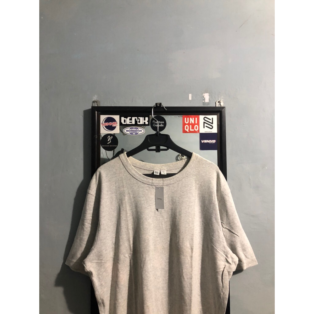 Tshirt UNIQLO UUU