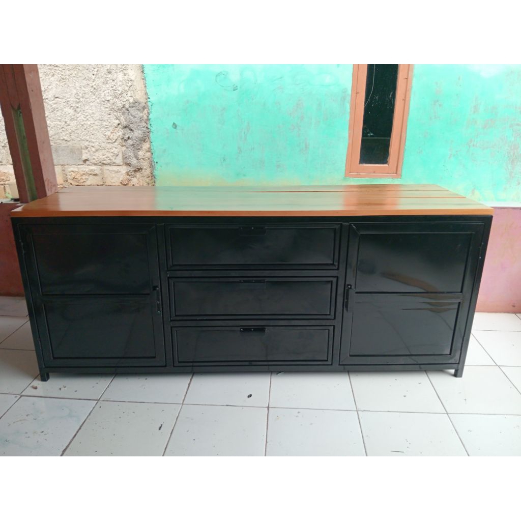 Meja tv besi kayu industrial