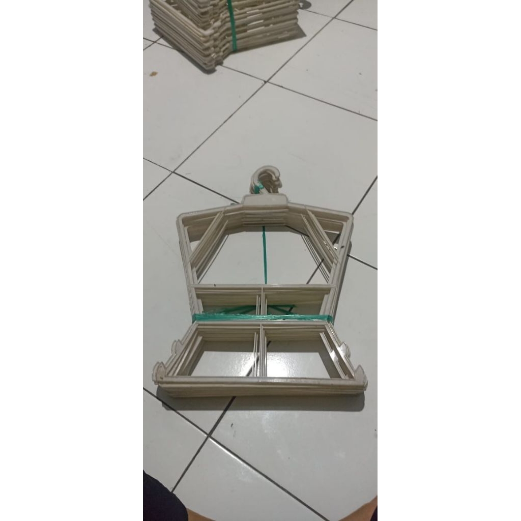 Hanger baju anak bekas look new 1 pcs