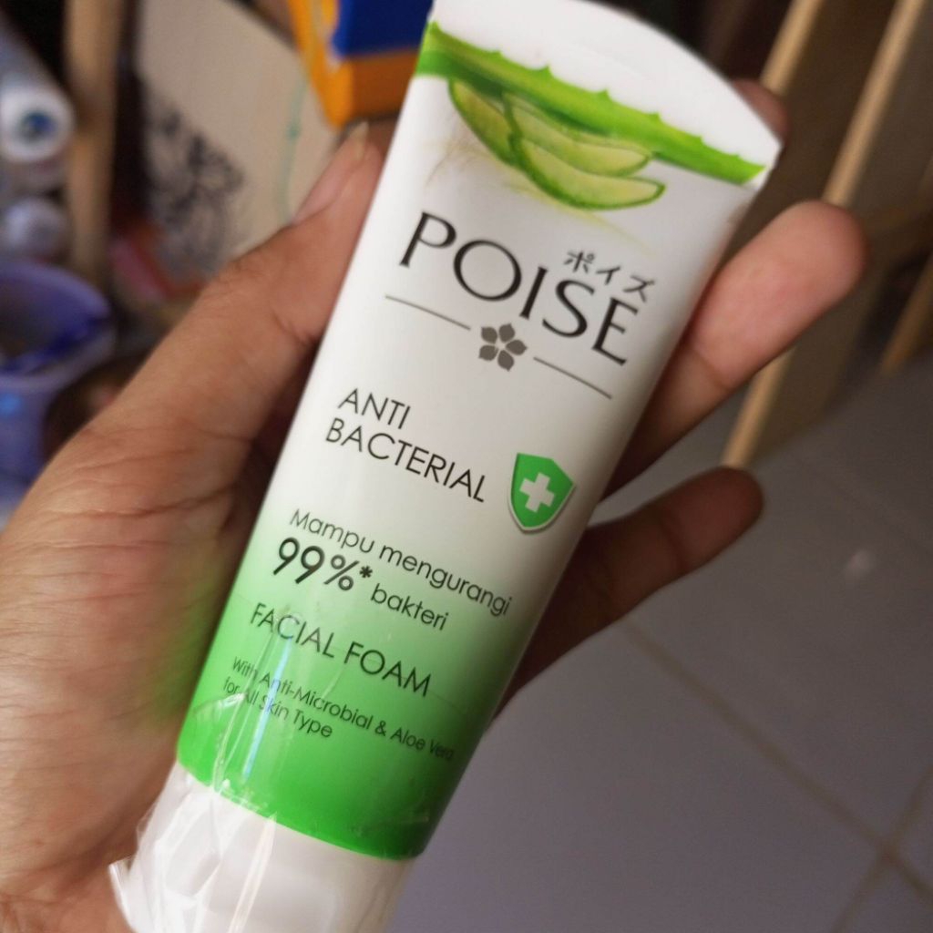 POISE ANTI BACTERIAL FACIAL FOAM