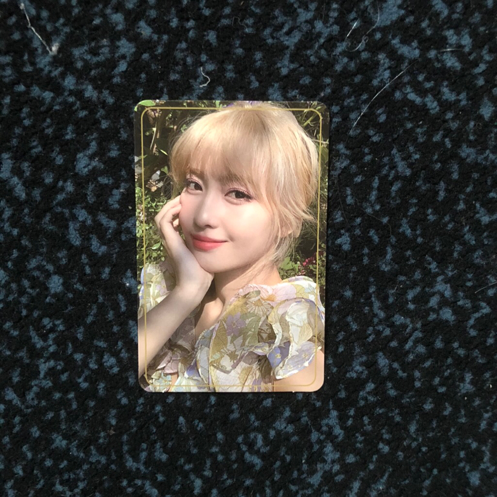WTS PC MOMO TWICE (More & More)