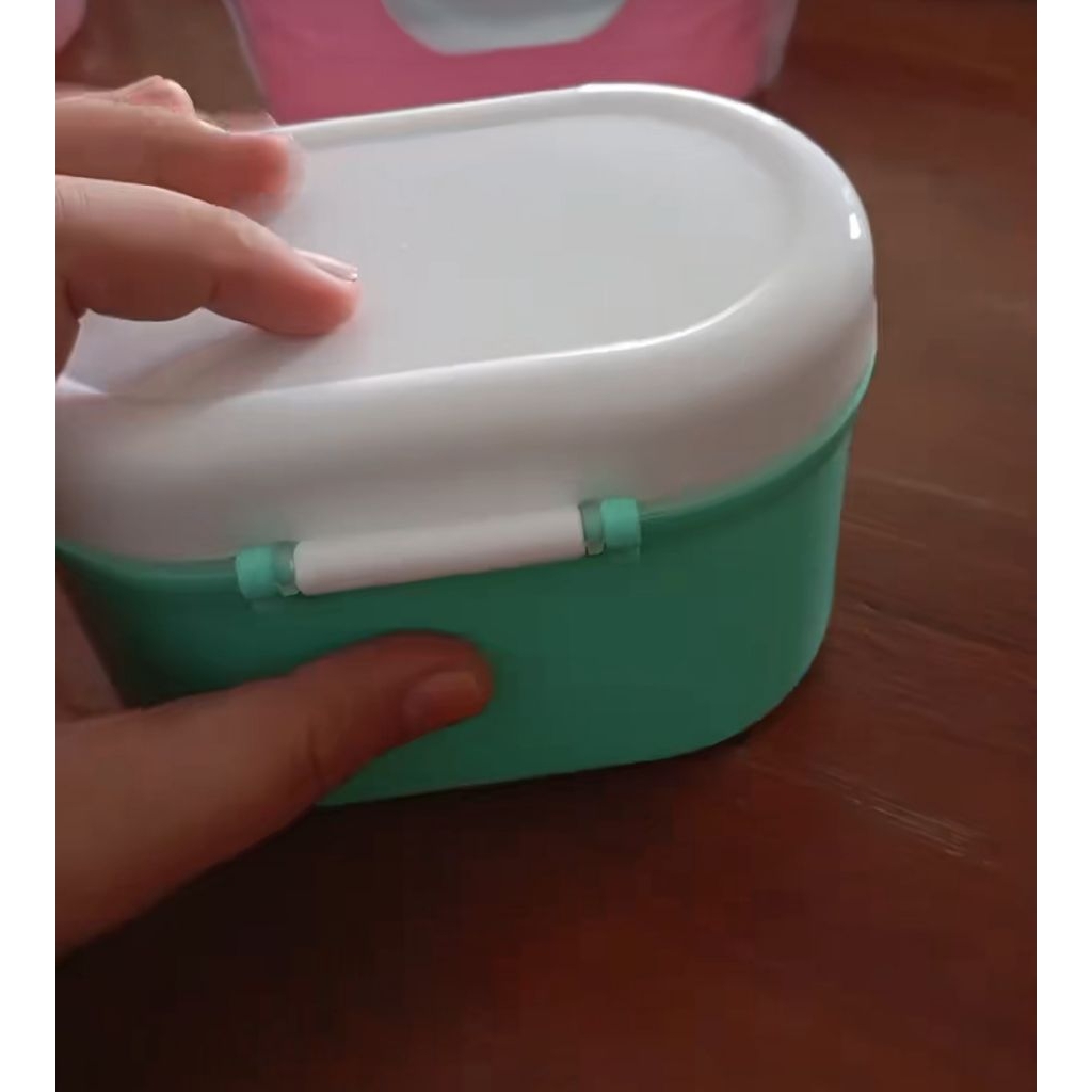 Tempat kotak / wadah susu bayi kecil