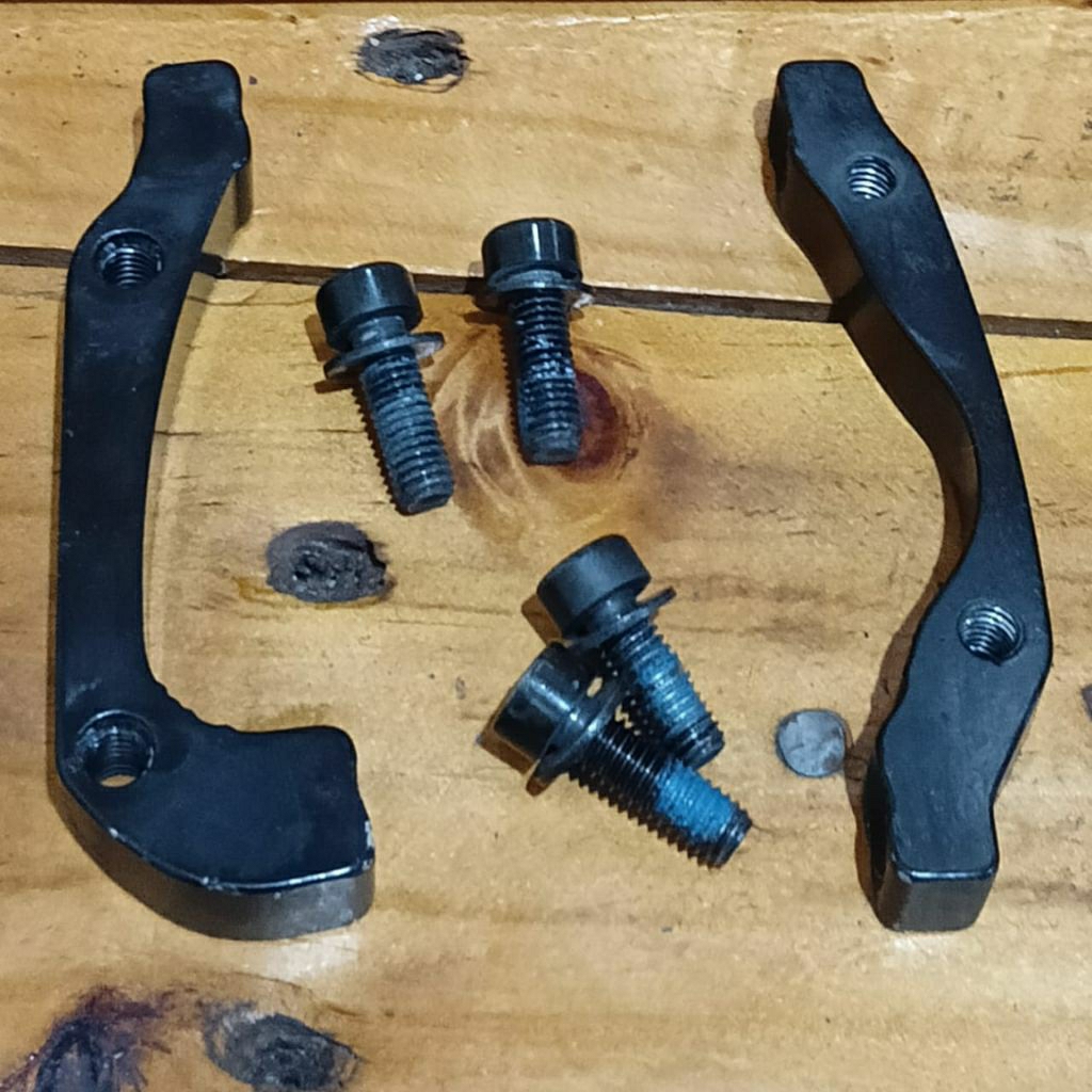 Adaptor cliper rem cakram F180/R160 dan F160/R140 + bautnya 4pcs SECOND / BEKAS