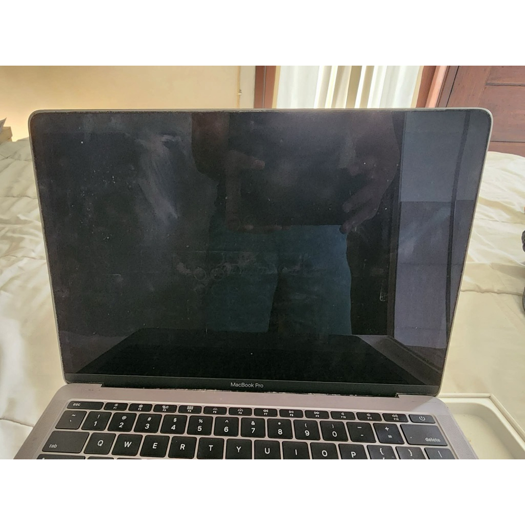 Macbook Pro 2021 Kanibalan Layar