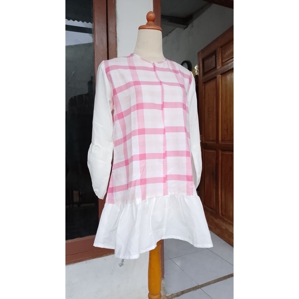 baju blouse atasan kotak kotak ruffle