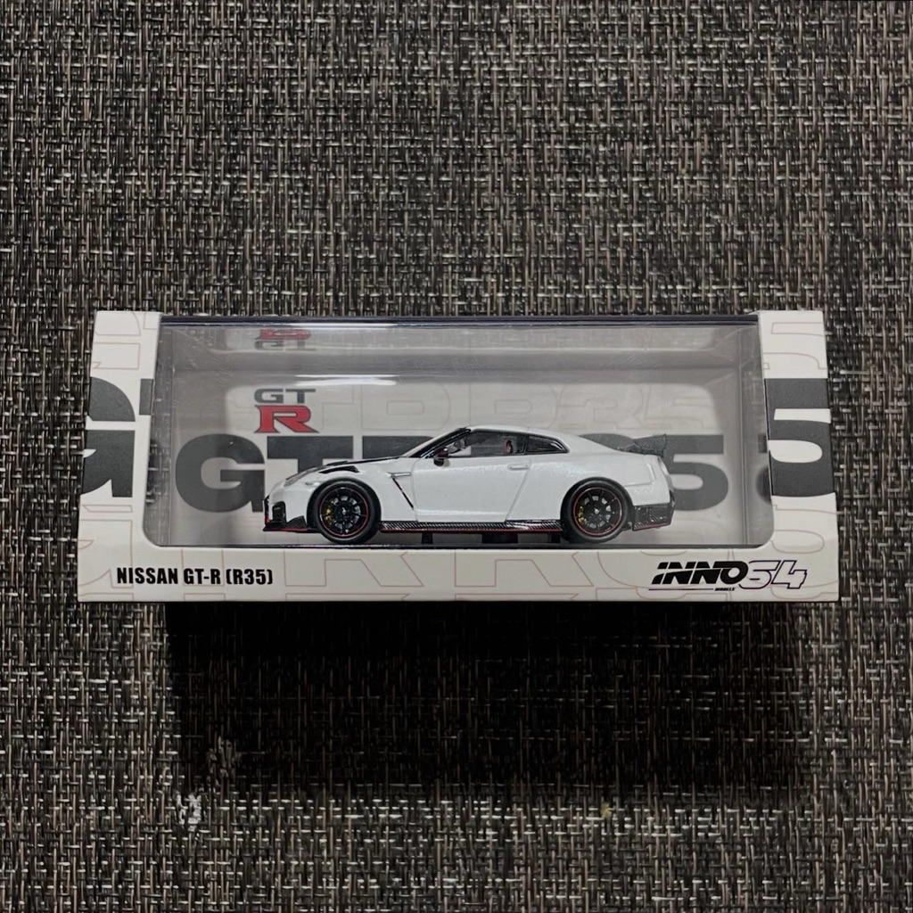 Inno64 Nissan GT-R (R35) Nismo White