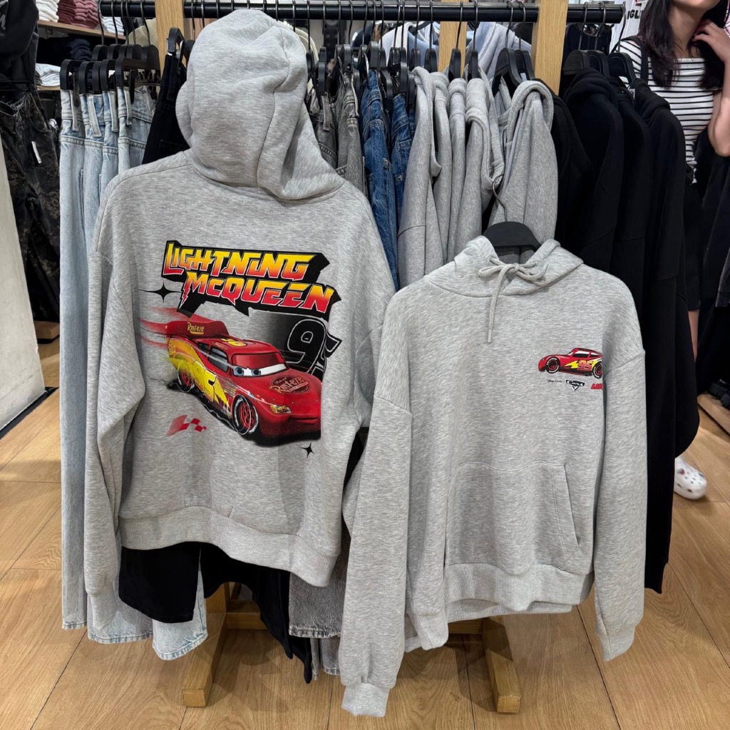 Jastipp. Hoodie Bershka X MC Queen (MAN)