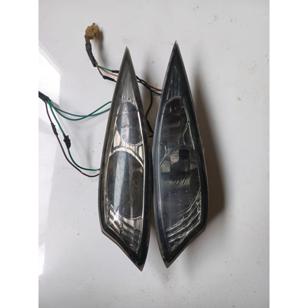 Lampu sign depan Kymco free lx