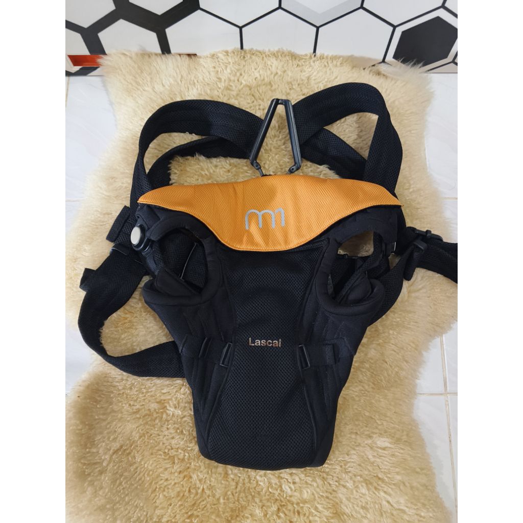 Gendongan bayi/Lascal M1 front baby carrier