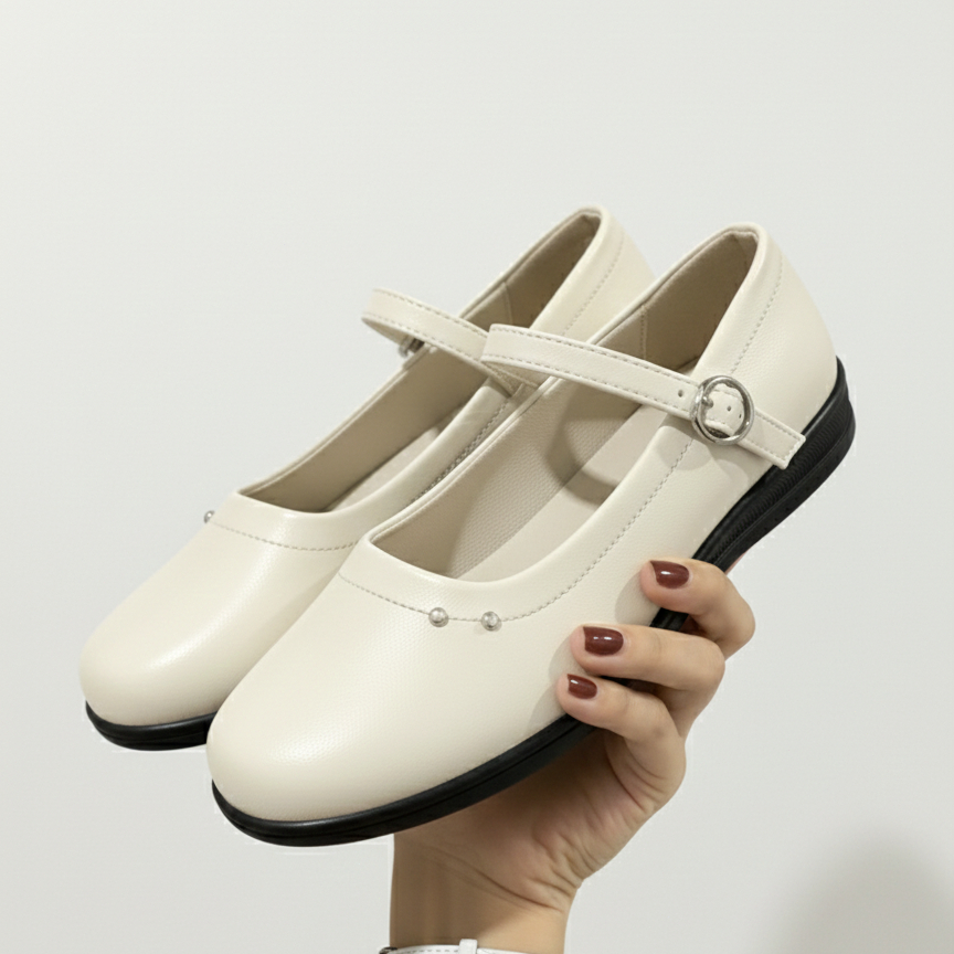 Sepatu Slip On Wanita Korea Flatshoes Pantofel Hitam/Putih Elegan Aksen Manik Premium