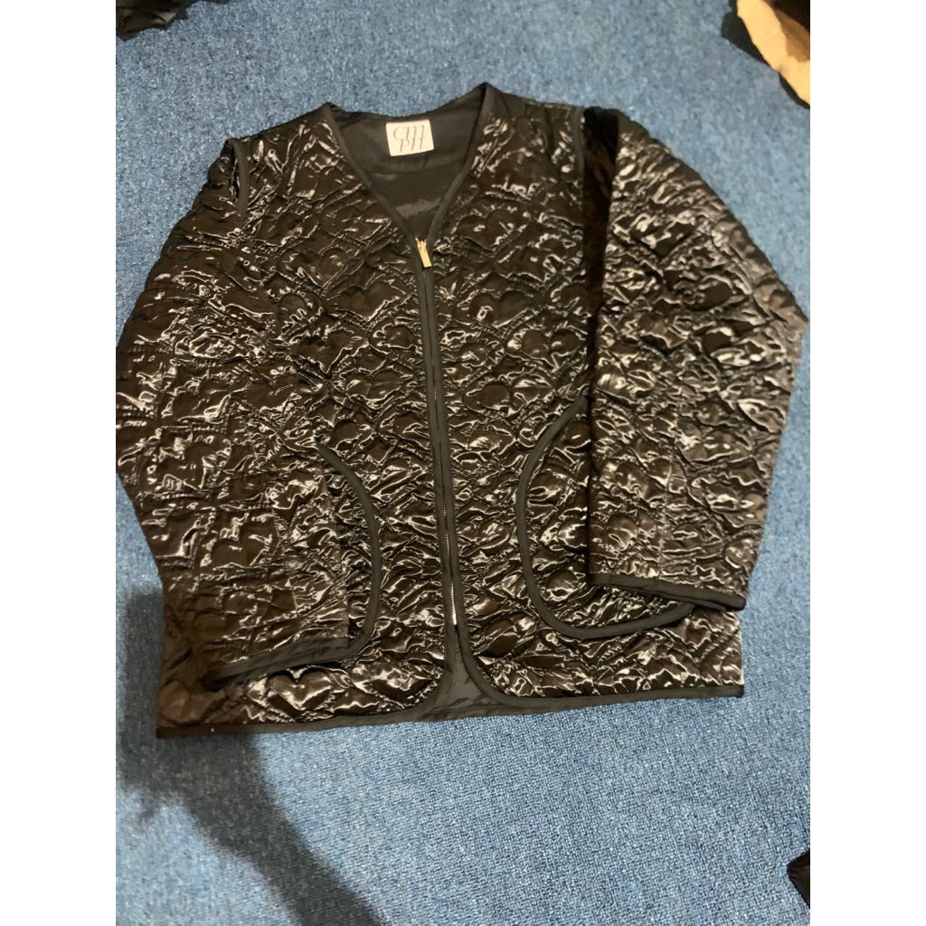 jaket puffer hitam gelembung